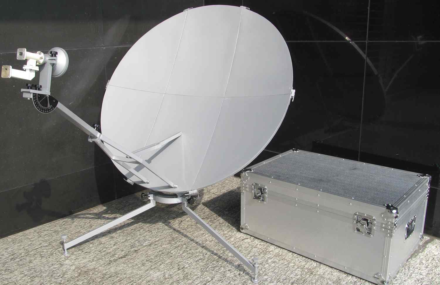 1.2 M Flyaway Antenna